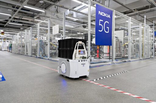 Omron, Nokia y Dassault Systèmes aprovechan el poder del 5G y los Gemelos Digitales para la Industria 4.0