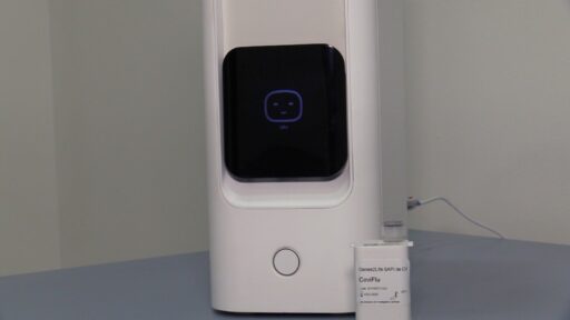 Nano Luci, el desarrollo mexicano capaz de detectar en minutos padecimientos como VIH, VPH o COVID 19 en comunidades rurales.